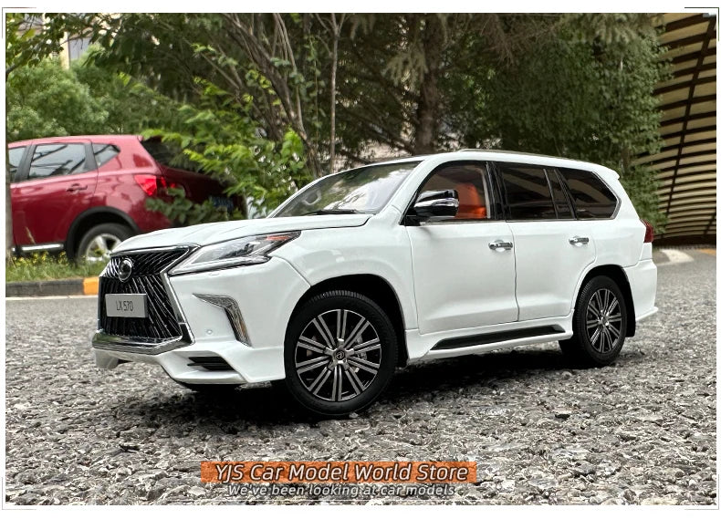 1:18 Lexus LX570