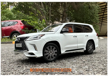 1:18 Lexus LX570