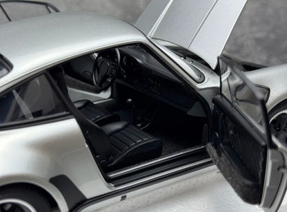 1:18 Porsche 911 Turbo 3.0 (930)