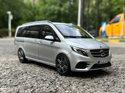 1:18 Mercedes-Benz V260 Viano MPV V-Class