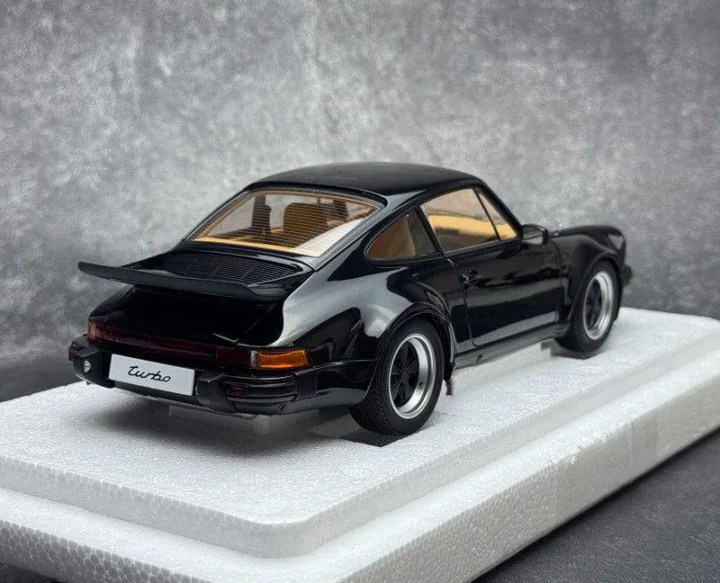 1:18 Porsche 911 Turbo 3.0 (930)