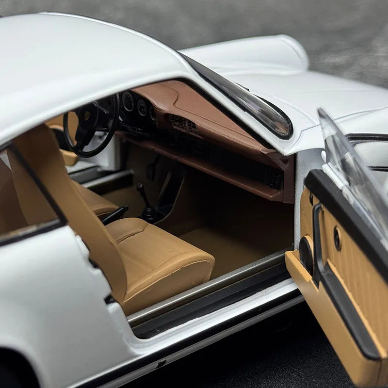 1:18 Porsche 911（992）CARRERA RS