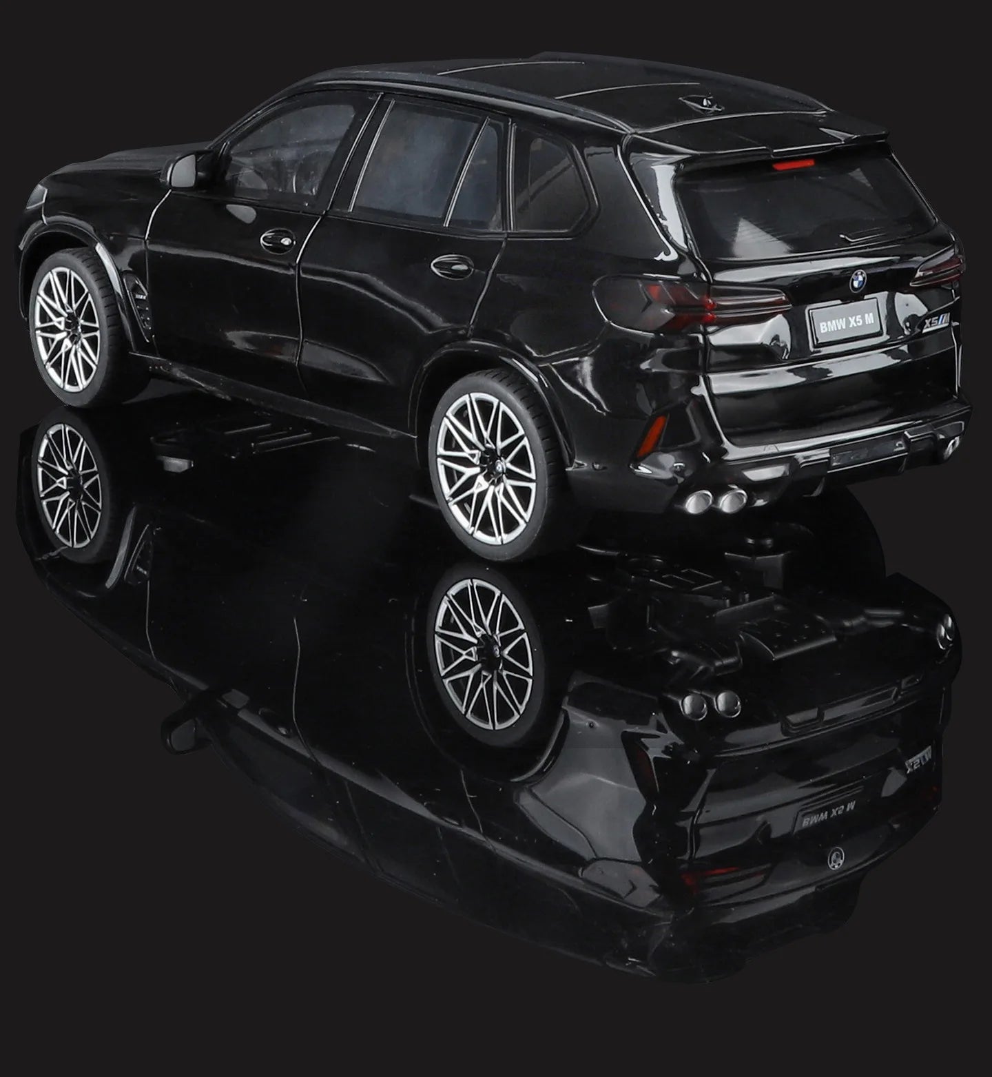 1:18 BMW X5M