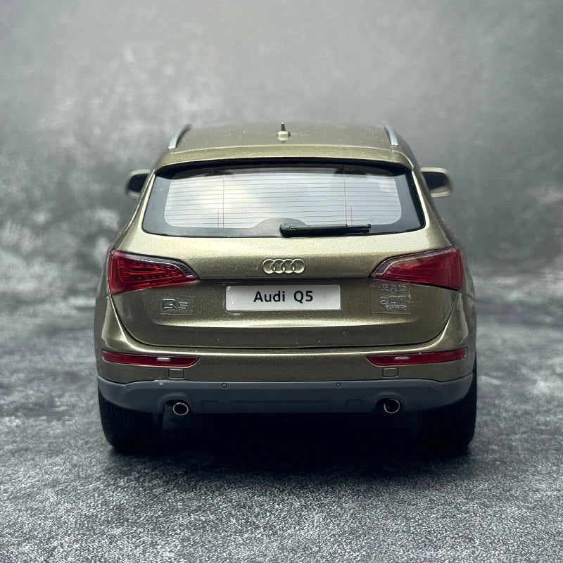 1:18 Audi Q5