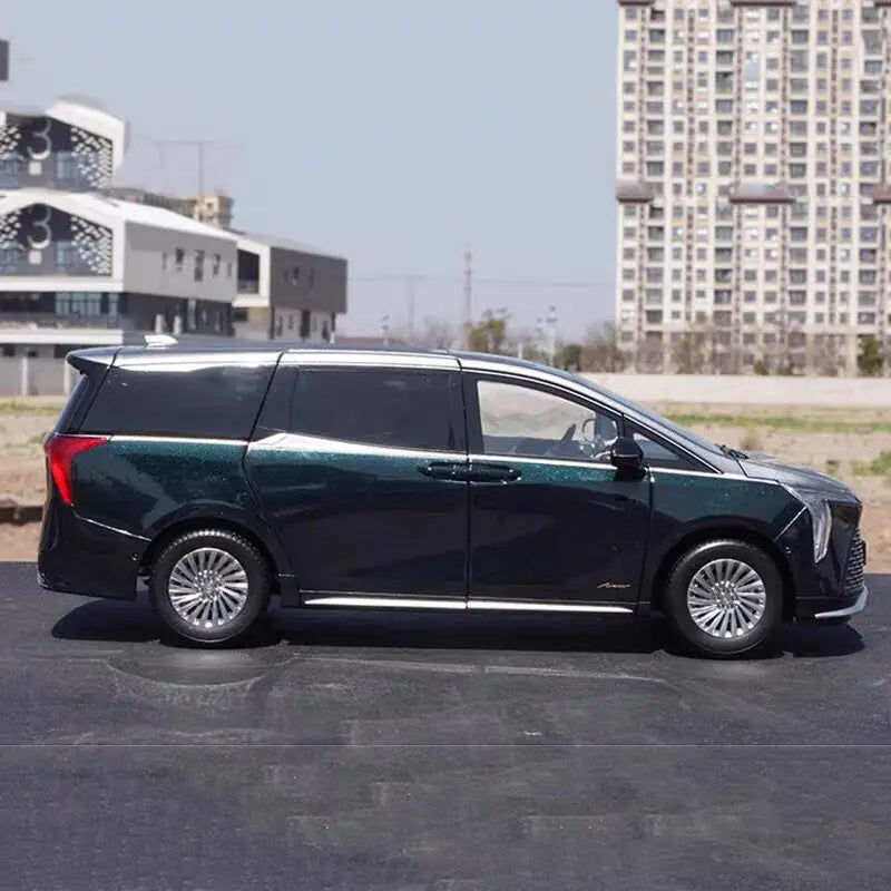 1:18 Buick GL8 Century MPV