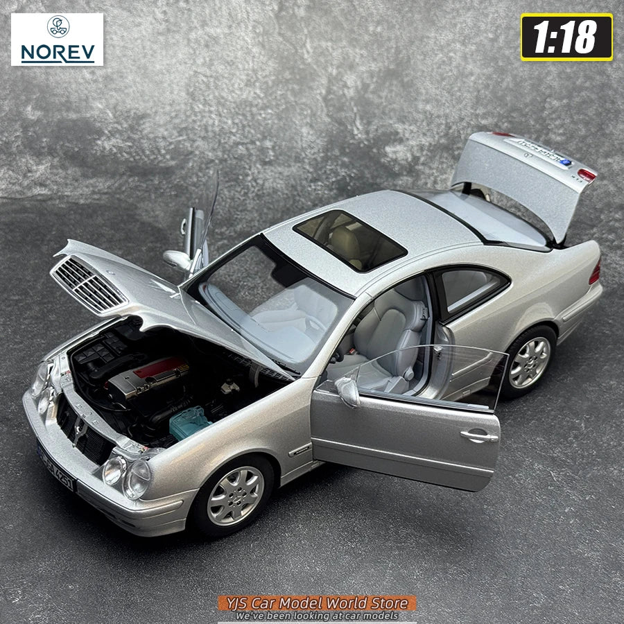 1:18 Mercedes-Benz C208 CLK 2000