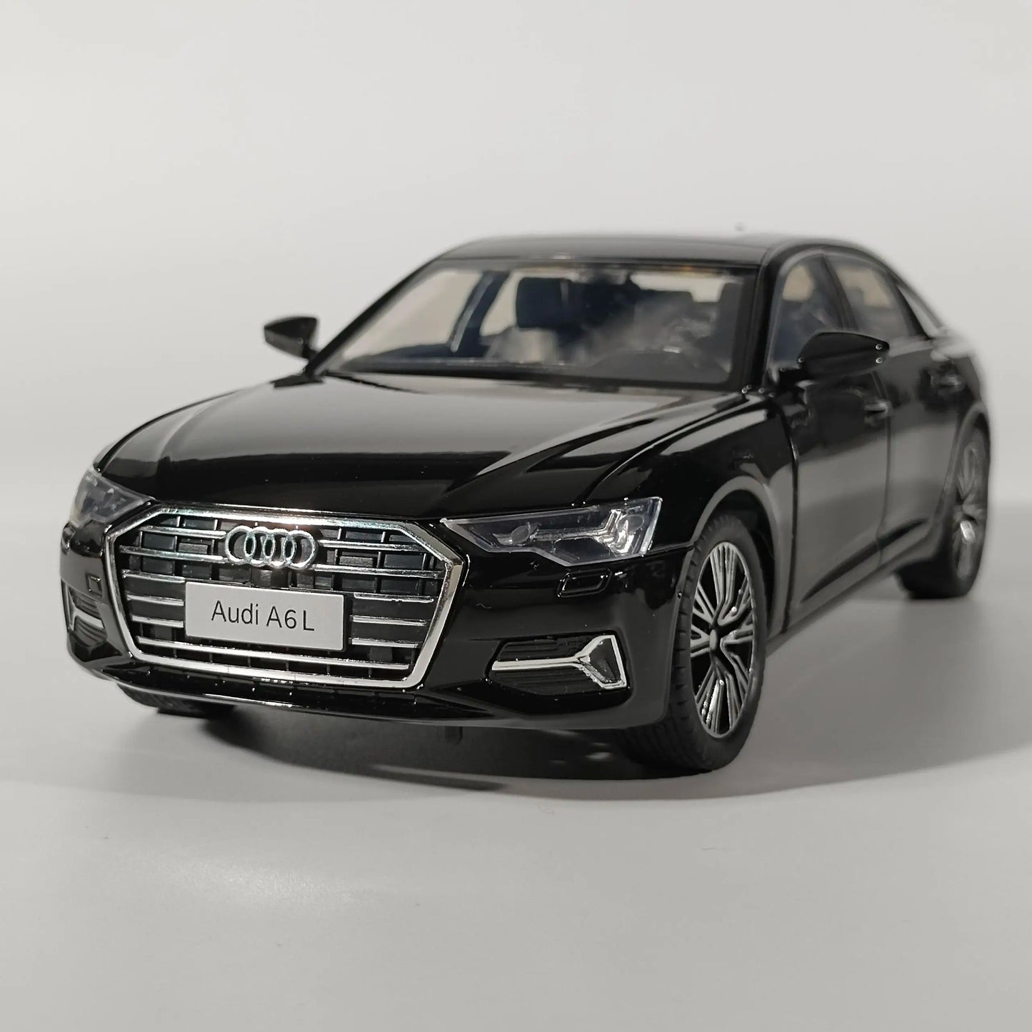 1:24 Audi A6L