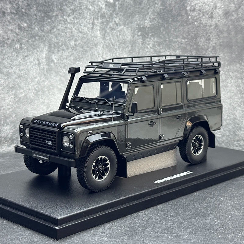 1:18 Land Rover Defender 110 SW 2016