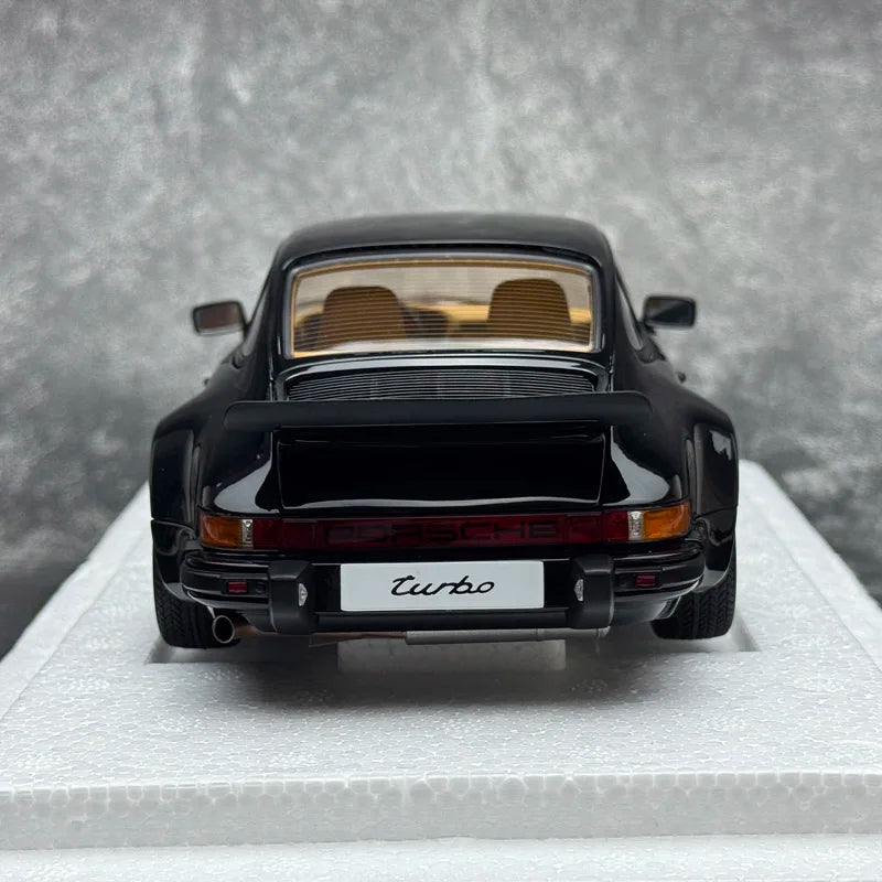 1:18 Porsche 911 Turbo 3.0 (930)