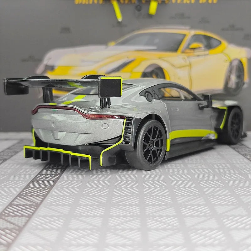 1:24 Aston Martin Vantage GT3
