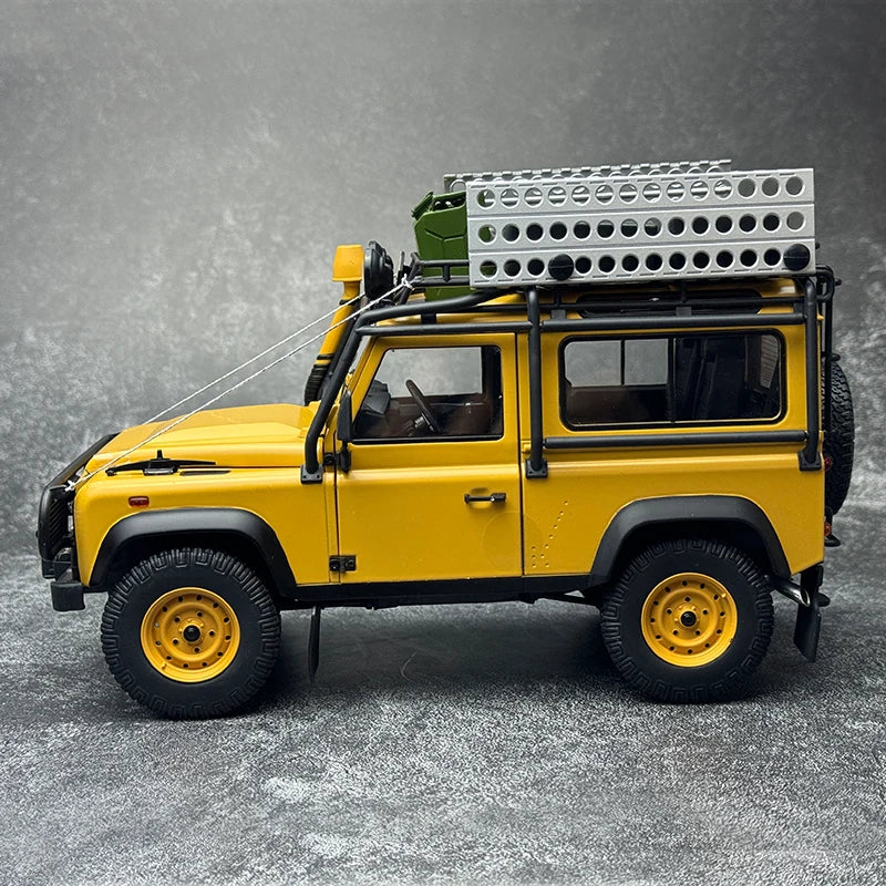 1:18 Land Rover Defender 90