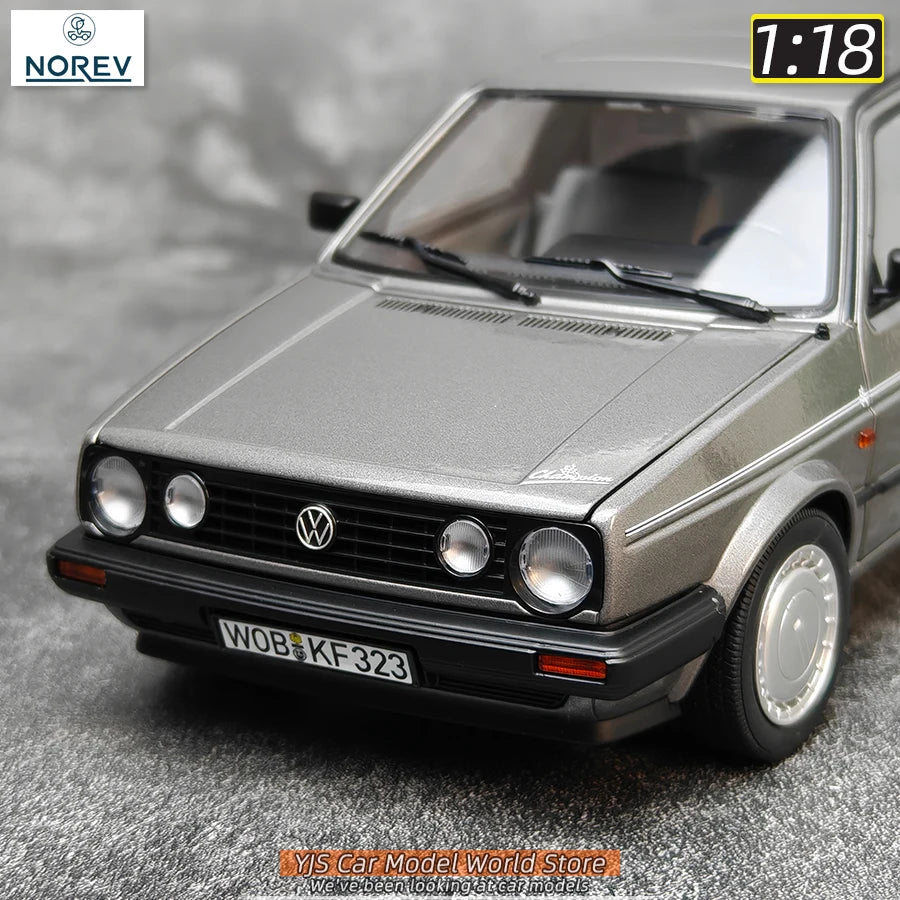 1:18 Volkswagen 1989 Golf Champion
