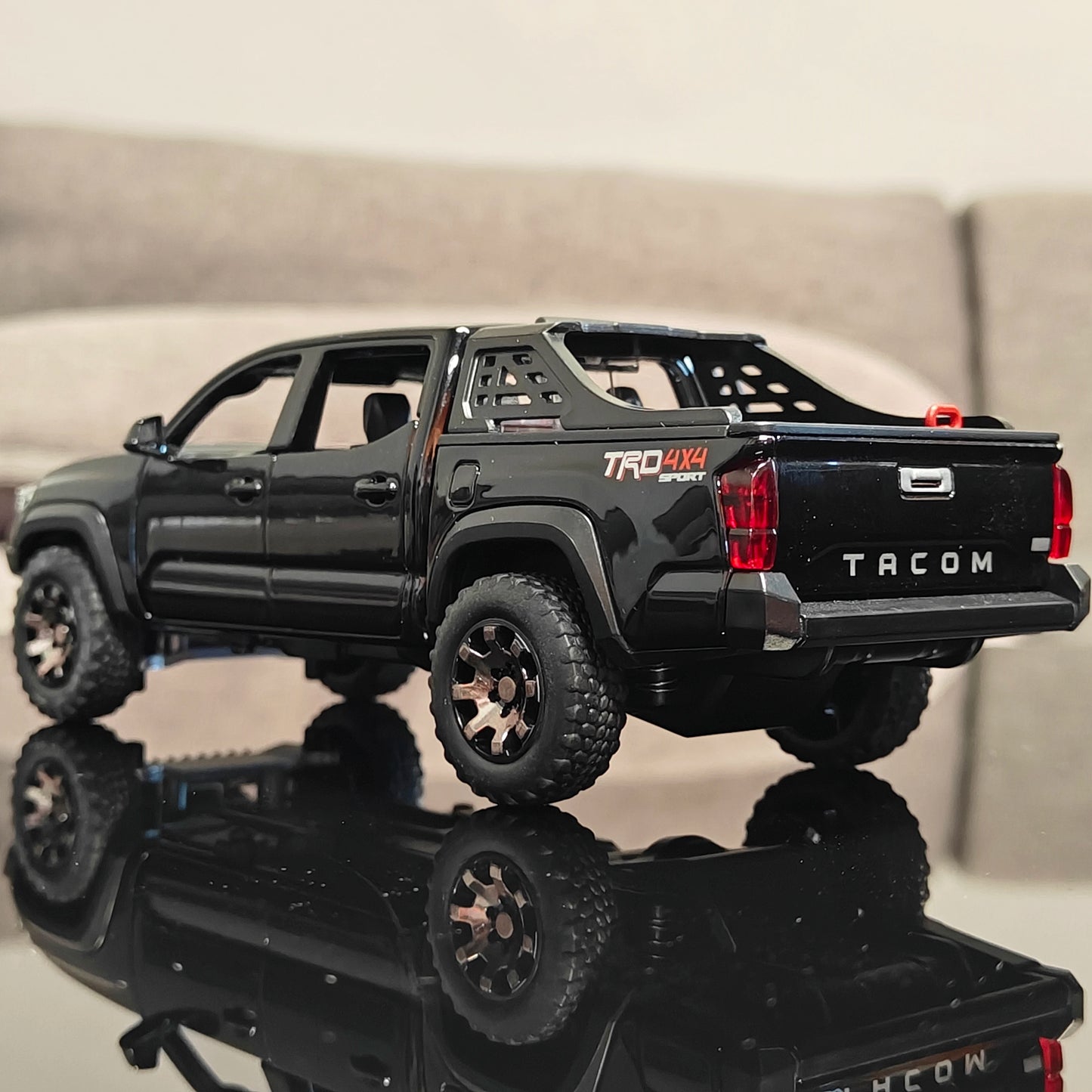 1:32 Toyota Tacoma TRO Off Road