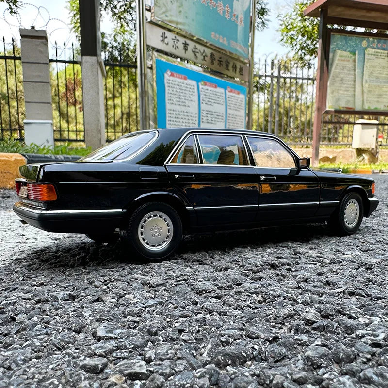 1:18 Mercedes-Benz 560SEL W126 Second Generation  S 1989