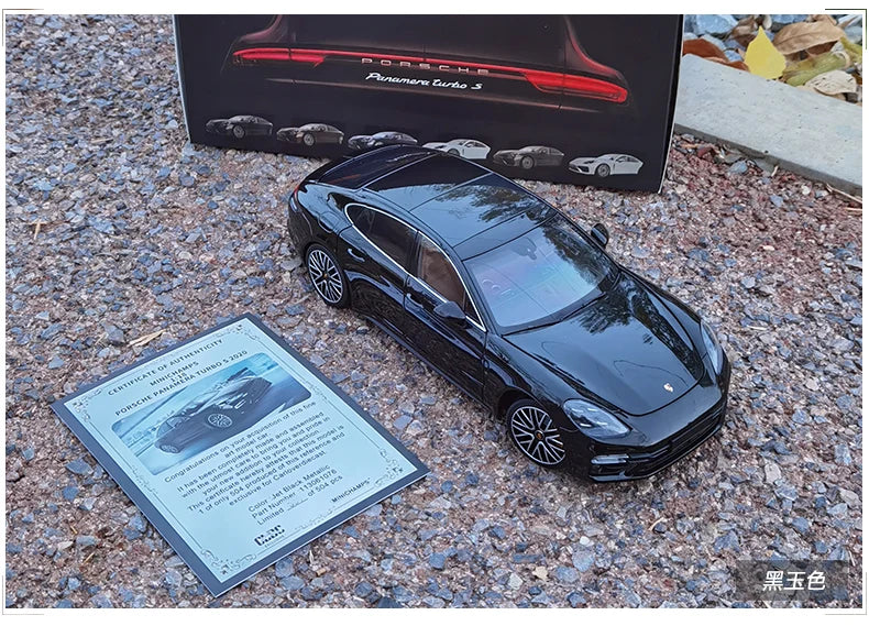 1:18 Porsche Panamera
