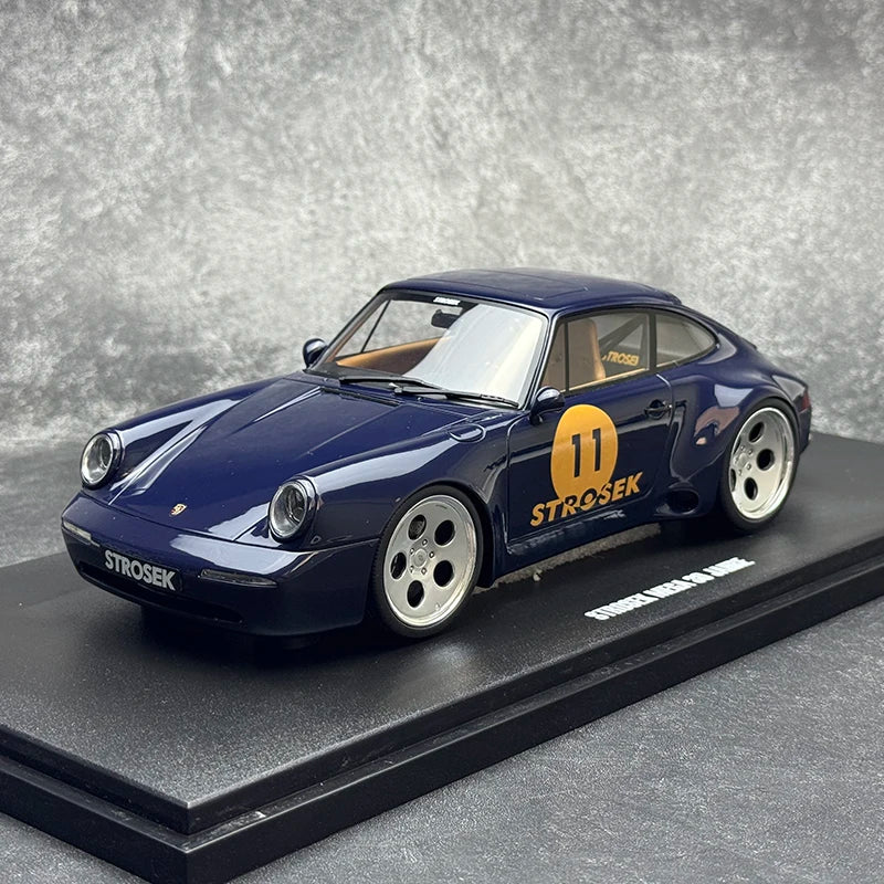 1:18 Porsche 911 STROSEK MEGA 30