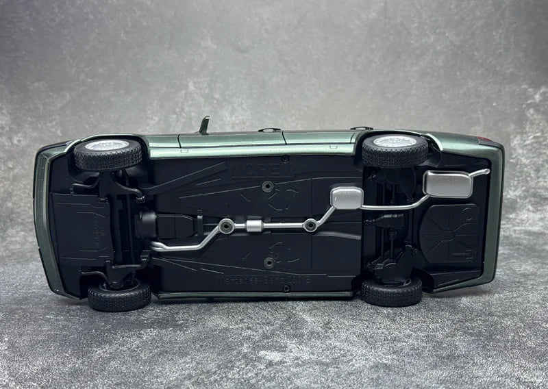 1:18 Mercedes-Benz  230E W124 1990