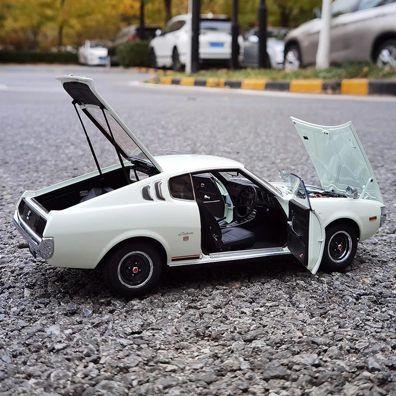 1:18 Toyota Celica LIFTBACK 2000GT (RA25)