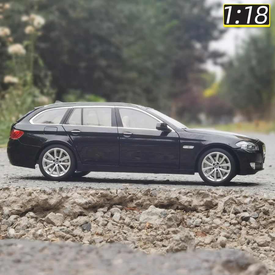 1:18 BMW 550i F11