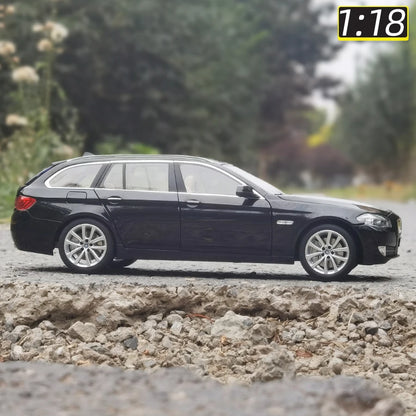 1:18 BMW 550i F11