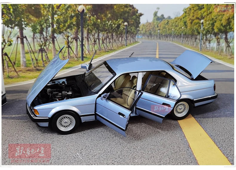 1:18 BMW 7 Series E32 730i 1986