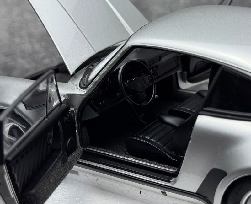 1:18 Porsche 911 Turbo 3.0 (930)