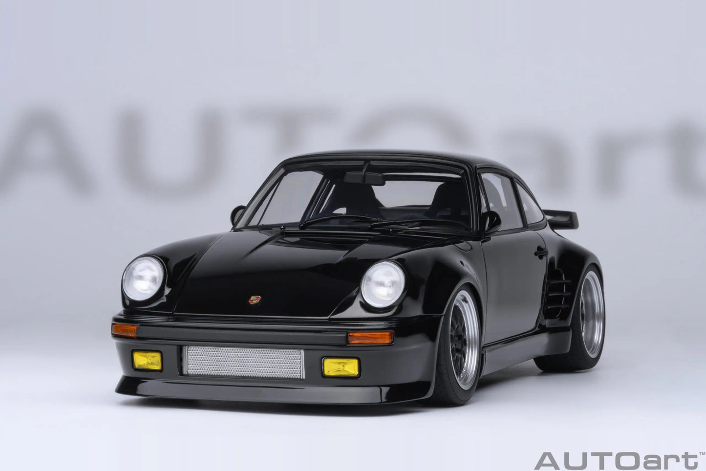 1:18 Porsche 911 (930) Turbo Sports