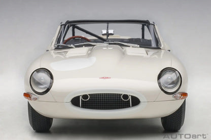 1:18 Jaguar Lightweight E-Type