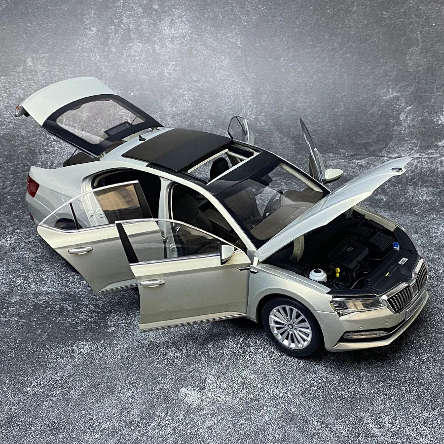 1:18 Volkswagen Skoda 2020