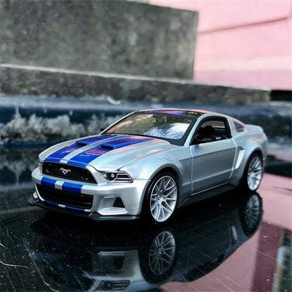 1:24 Ford Mustang Street Racer 2014