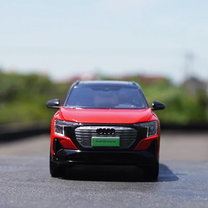 1:18 Audi Q5 E-tron 2022