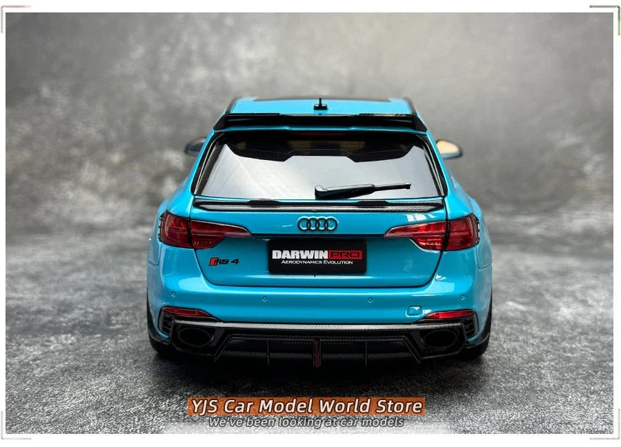1:18 Audi RS4