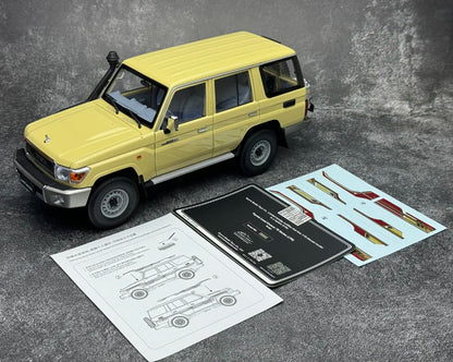 1:18 Land Cruiser 76 2017