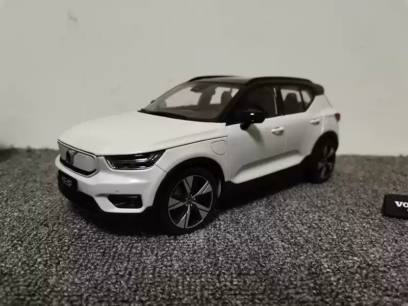 1:18 Volvo XC40