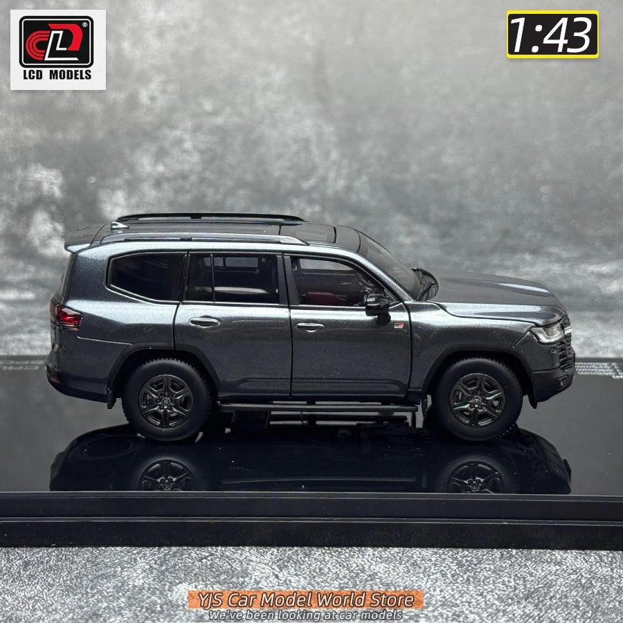 1:43  Toyota Land Cruiser LC300