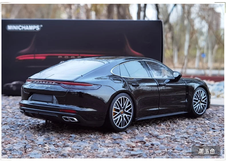 1:18 Porsche Panamera