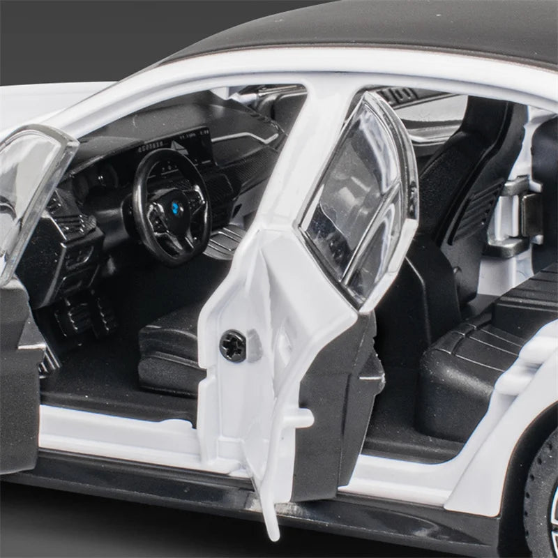 1:24 BMW 5 Series i5 M60