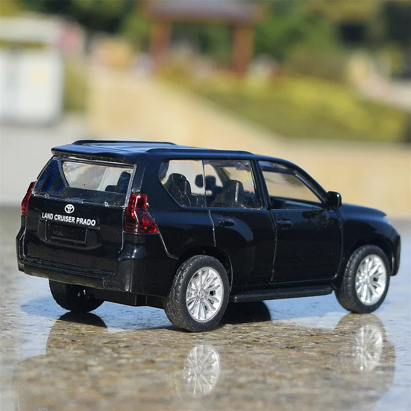 1:42 TOYOTA Prado
