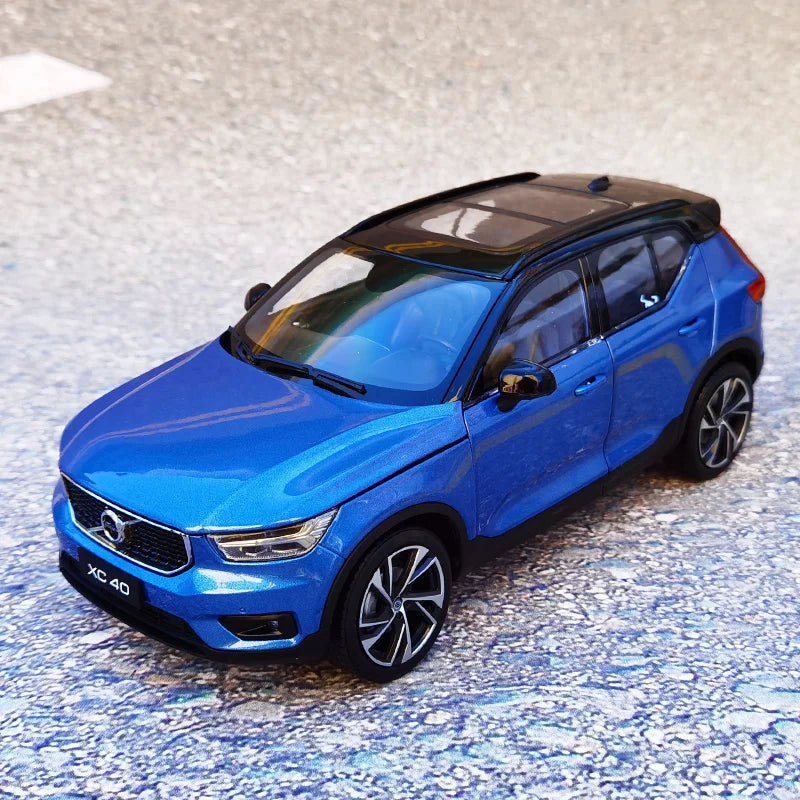1:18 Volvo XC40