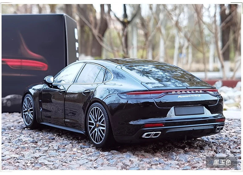 1:18 Porsche Panamera