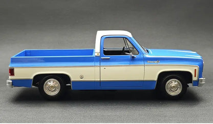 1:18 1974 Chevrolet C10 Cheyenne