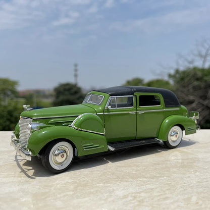 1:30 Classical Old Car