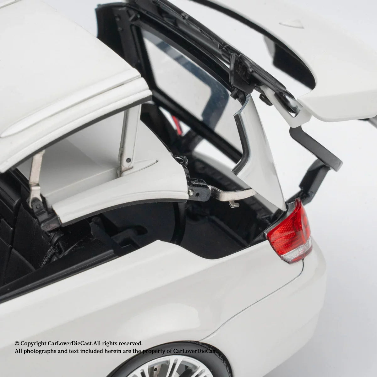 1:18 BMW M3 E93M Open-top version