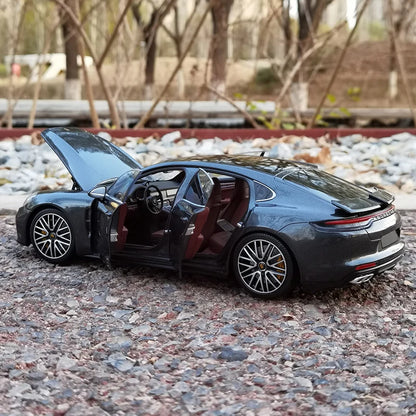 1:18 Porsche Panamera