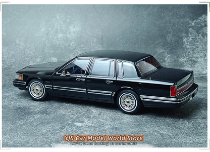 1:18 Lincoln TOWNCAR