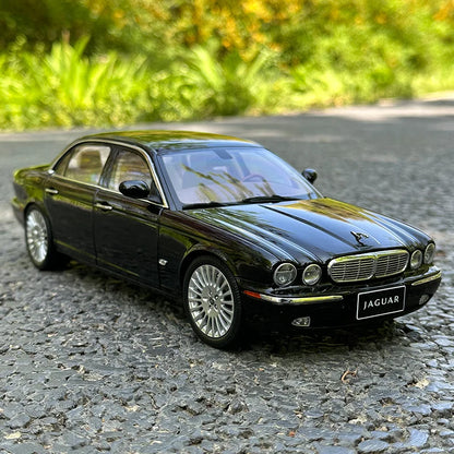 1:18 Jaguar XJ6 X350