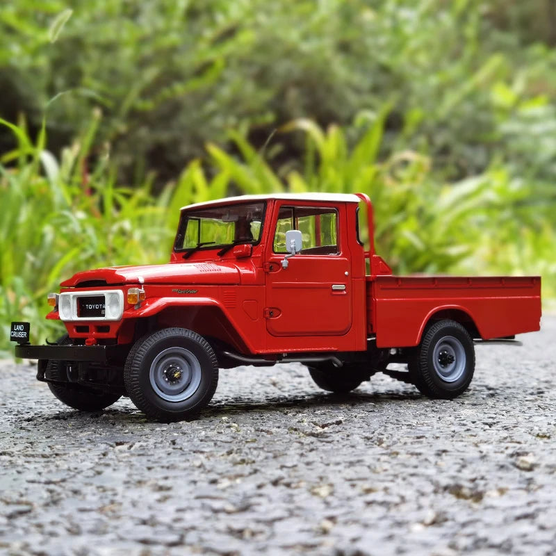 1:18 Toyota Land Cruiser LC40