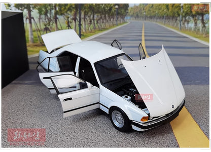1:18 BMW 7 Series E32 730i 1986