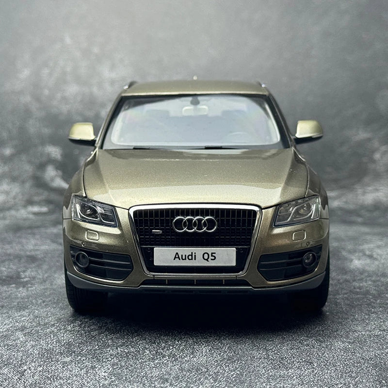 1:18 Audi Q5