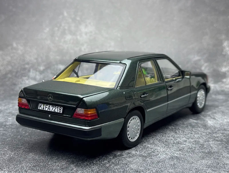1:18 Mercedes-Benz  230E W124 1990